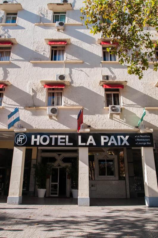 De La Paix 3*